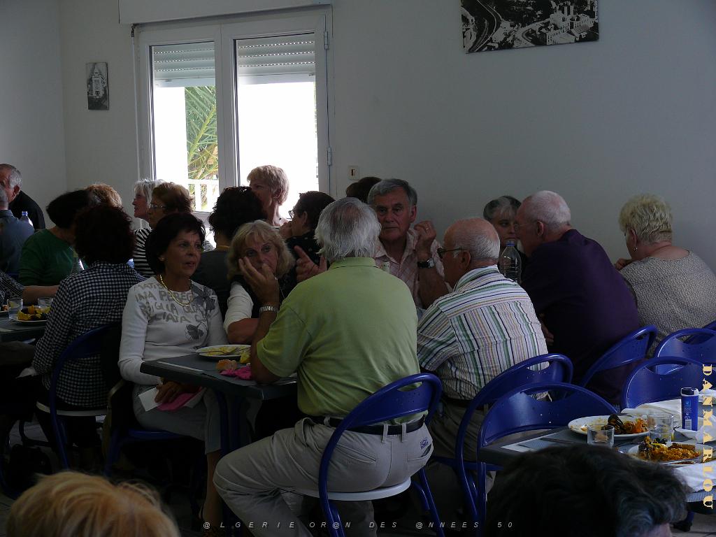 REPORTAGES NIMES 3 OCTOBRE 2010 PATRONAGE DE MARAVAL  (27).JPG